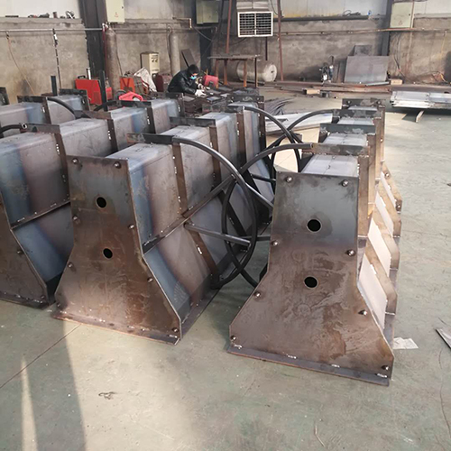 隔离墩钢模具